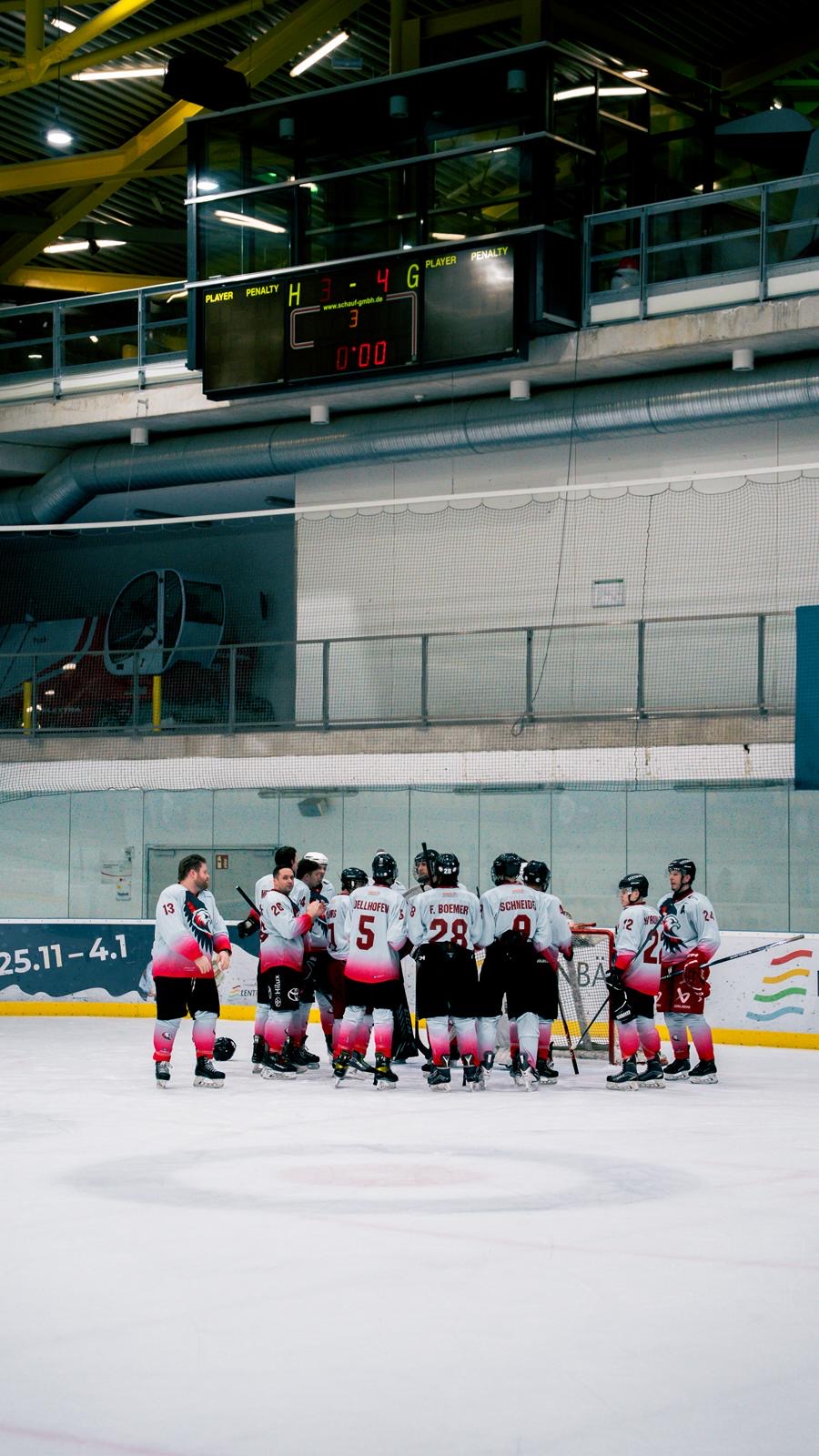 Hawks ziehen souverän ins Halbfinale ein – Jahnke mit Playoff-Hattrick